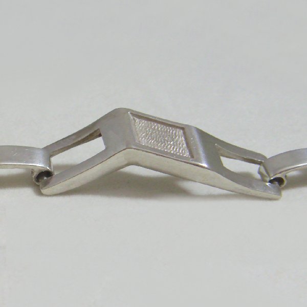 (b1270)Pulsera de plata de eslabones ondulados.